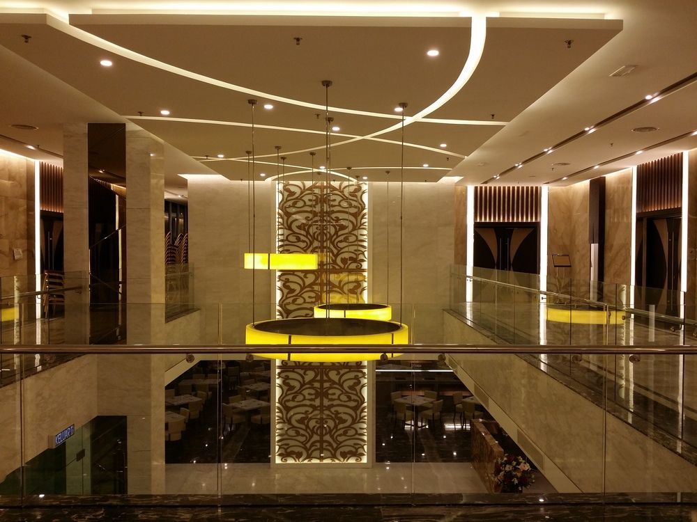 Promenade Hotel Бинтулу Екстериор снимка