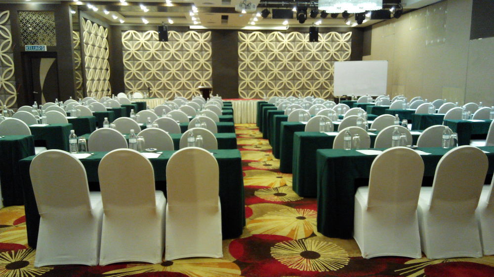 Promenade Hotel Бинтулу Екстериор снимка