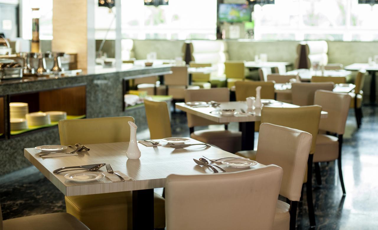 Promenade Hotel Бинтулу Екстериор снимка